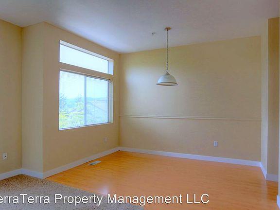 3rd image of 2141 NW Pacific Elm Dr