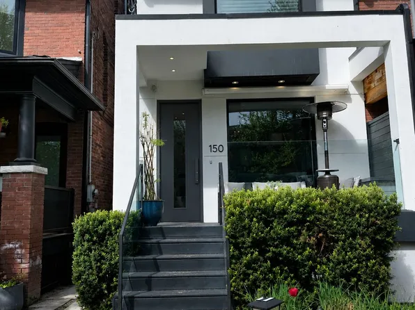 150 Rushton Rd, Toronto, ON M6G 3J1