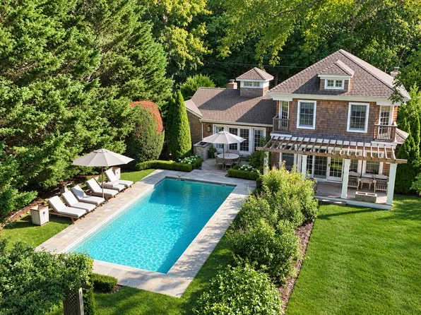 120 Scotts Rd, Southampton, NY 11968