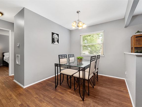 4th image of 2088 Aristocrat Dr