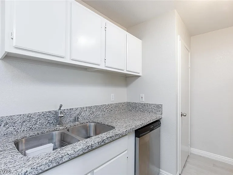 5171 Lindell Rd #103 — Photo 10