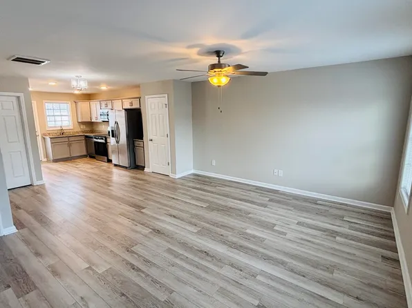 1151 Cross Creek Cir #H, Greenville, NC 27834