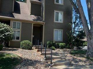 11142 Nieman Rd APT 202, Overland Park, KS 66210