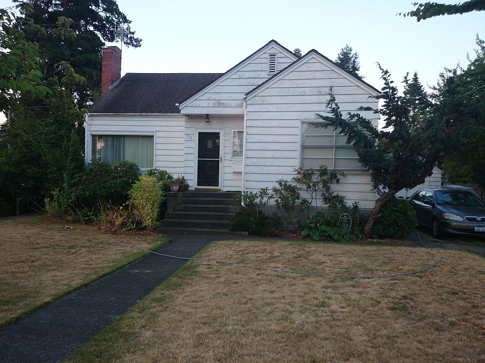2nd image of 711 N 98th St