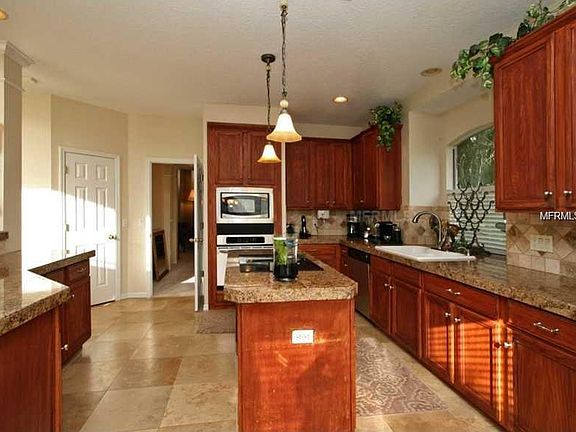 4th image of 8301 Diamond Cove Cir