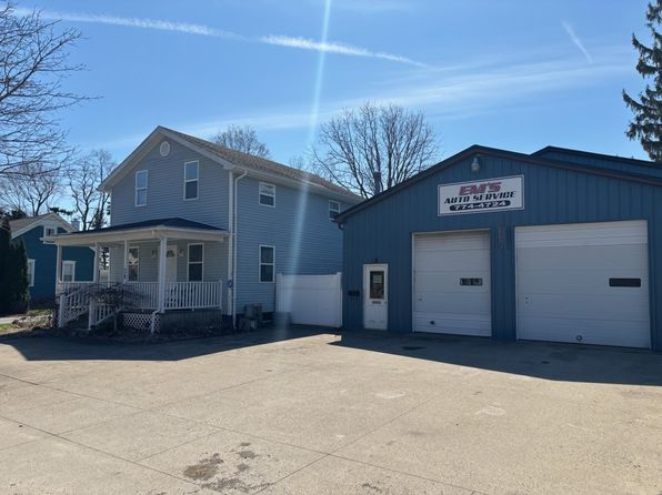 28 Chestnut St, Girard, PA 16417