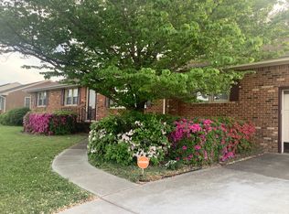 909 Hillview Blvd, Virginia Beach, VA 23464