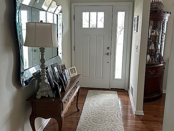 5th image of 527 Midwood Dr