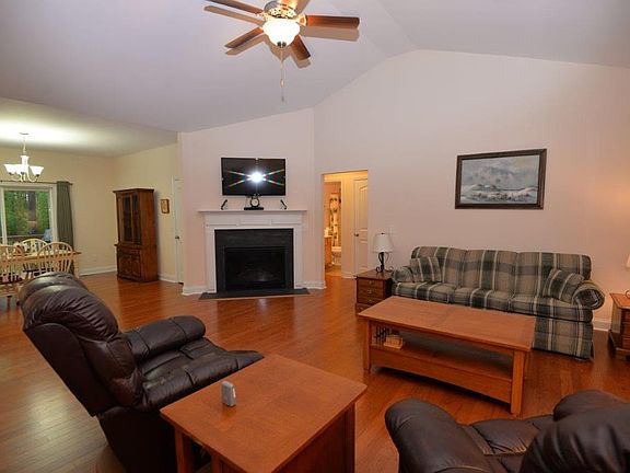 5th image of 113 Bluewater Blvd