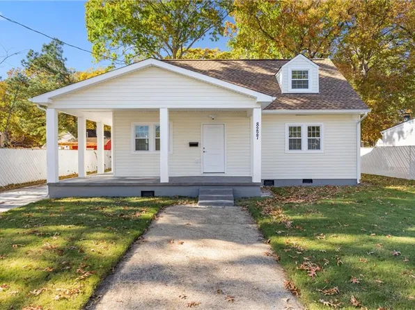 8227 Briarwood Cir, Norfolk, VA 23518