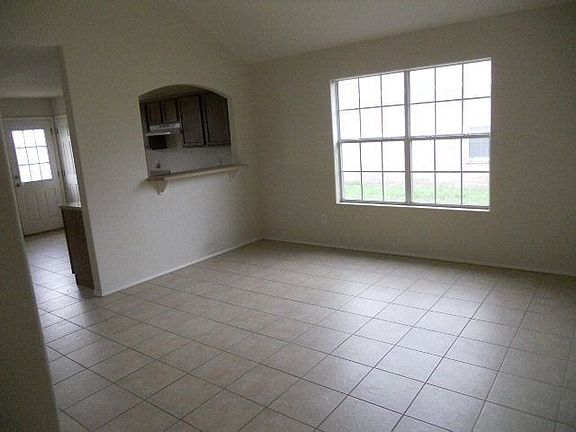 2nd image of 715 San Martin St