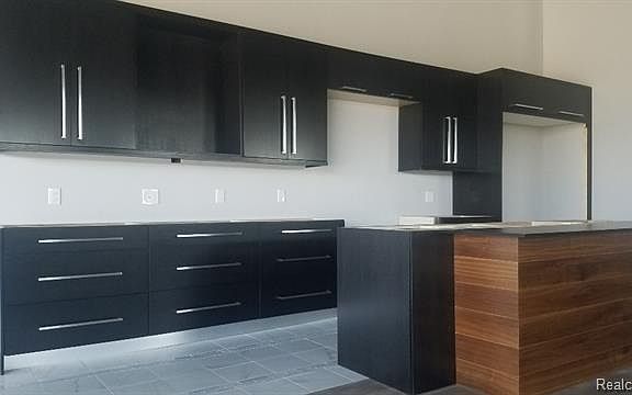 2nd image of 32686 E Woodward Ave #S