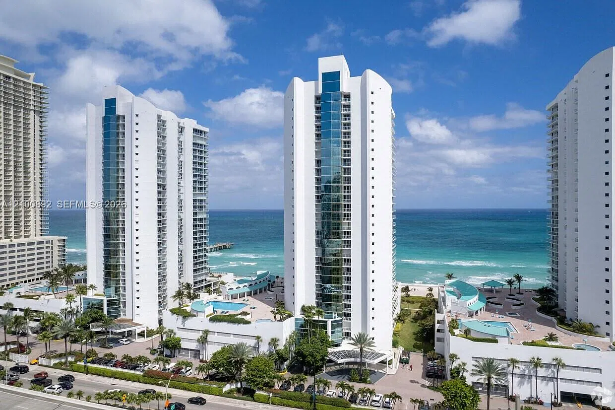 Oceania Iii Condo — Photo 1