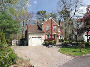 7 Guilford Ct, Marlton, NJ 08053
