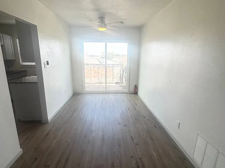 4707 Shadylane Dr — Photo 2