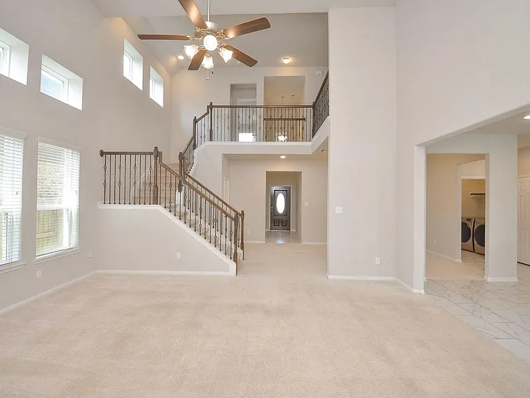 5443 Grand View Dr — Photo 5