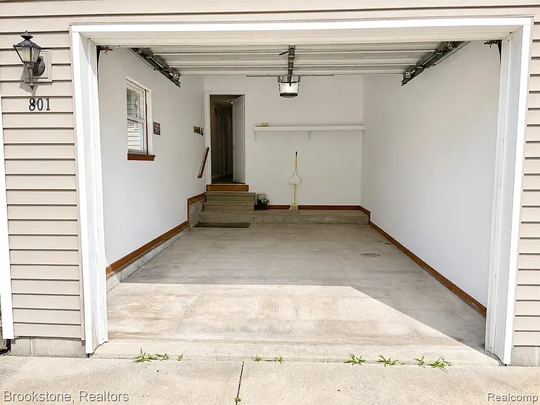 801 S 15th St — Photo 9