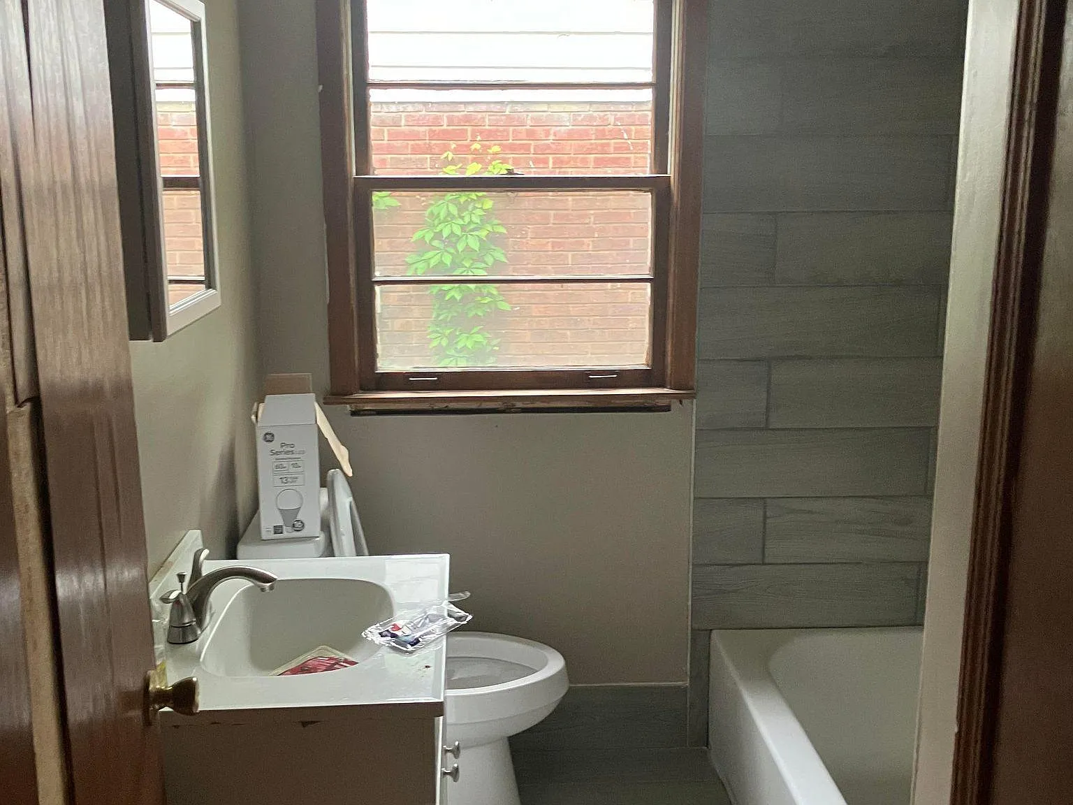3 bed, 1.5 bath, 1030 sqft, $1,250 — Photo 4