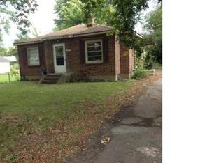 574 N Harris Rd, Ypsilanti, MI 48198