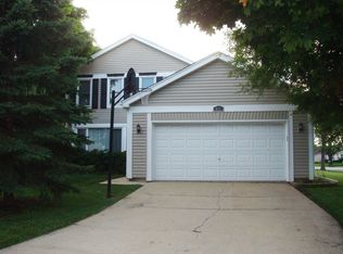 812 Maywood Ln, Schaumburg, IL 60194