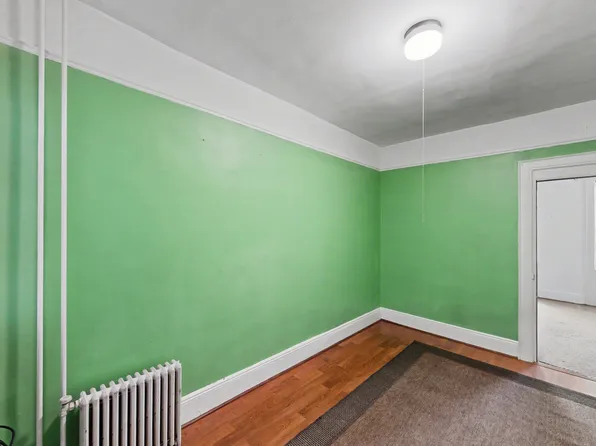 1722 Putnam Avenue image 3 of 30