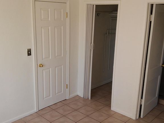 3rd image of 1724 N Rosemary Dr Unit 4