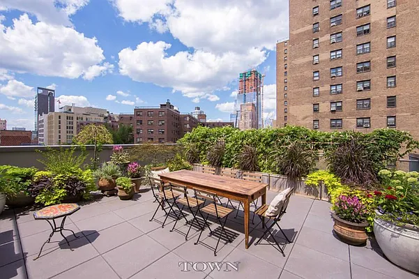 Sold by Town Residential | media 15