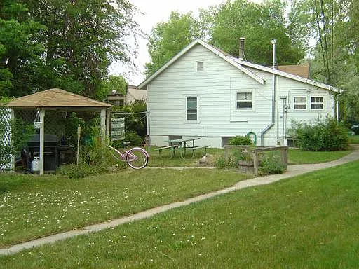 305 Scott Ave #B — Photo 9