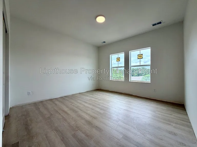 Riverbend Flats Apartments — Photo 74