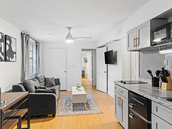 5th image of 3906 E Powhatan Ave #2