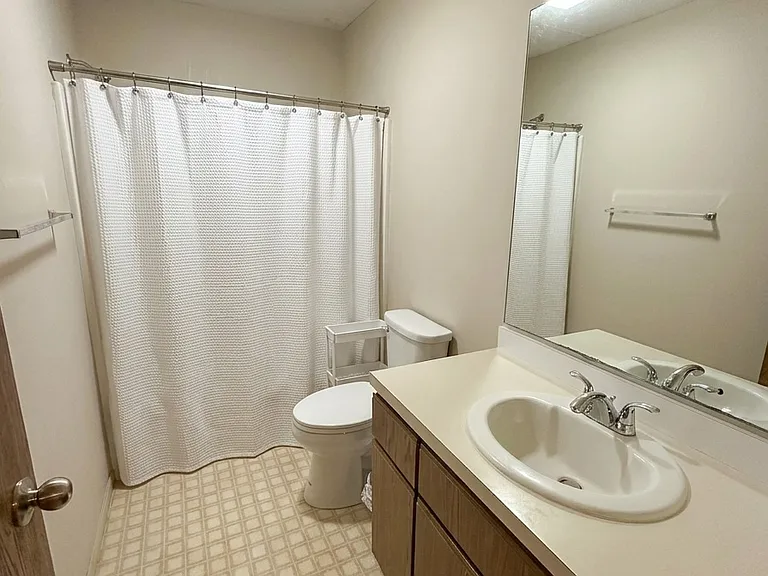 1531 Whitehall Blvd — Photo 6