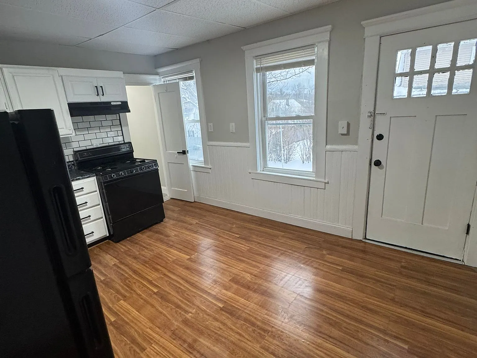 33 Standard Ave — Photo 3