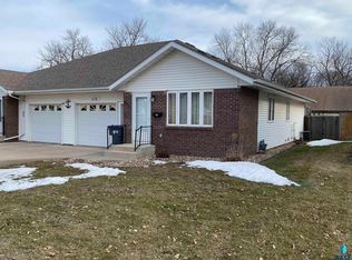 408 N Spring St, Luverne, MN 56156