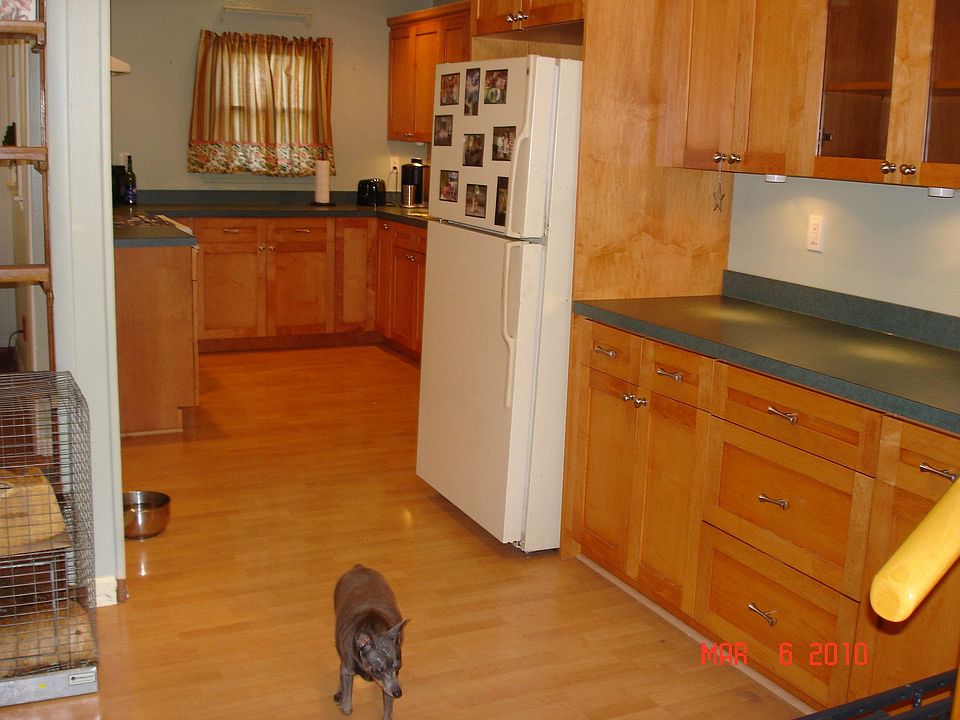 2nd image of 35 Hemlock Rd