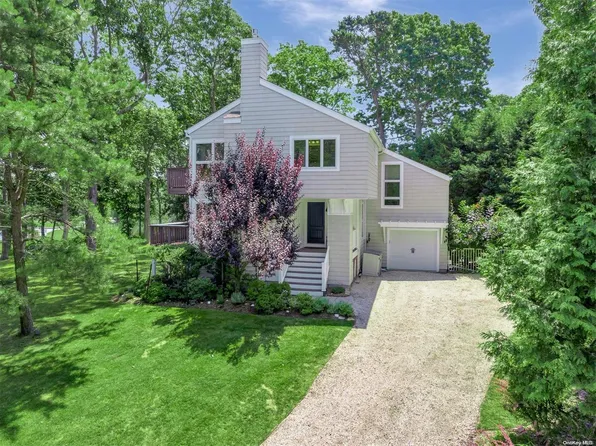 5 Duckwood Court, Hampton Bays, NY 11946