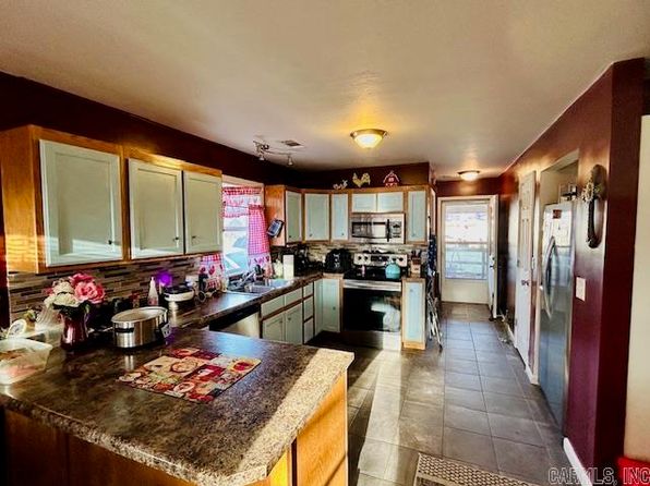 208 N 4th St, Marmaduke, AR 72443