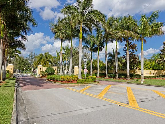 5th image of 4345 Amelia Plantation Ct
