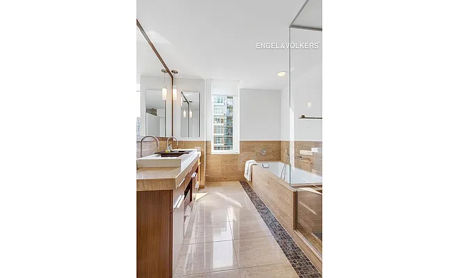 Sold by Engel & Völkers New York City | media 8