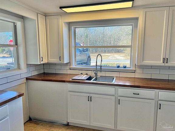 3rd image of 111 Swift St