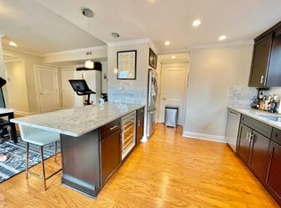 326 S 19th St APT 3A, Philadelphia, PA 19103