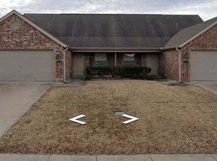1002 Oak Crossing Dr #1002, Centerton, AR 72719
