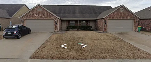 1002 Oak Crossing Dr #1002 Photo 1 1002 Oak Crossing Dr #1002 Photo 1