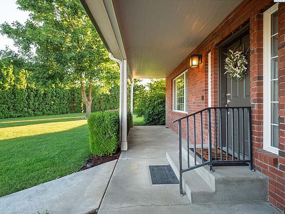 4th image of 4502 Victoria Ct