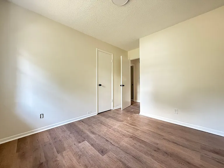 1556 Gibson St — Photo 14