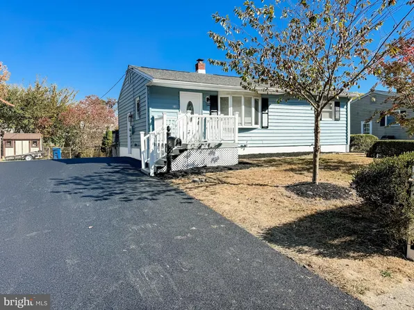 23 Holden Dr, New Castle, DE 19720