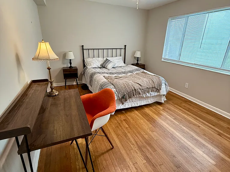 1570 Memorial Dr SE #16B — Photo 2