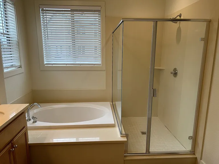 3904 Park Gardens Dr — Photo 32