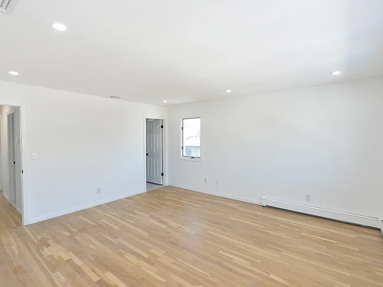 472 Central Blvd — Photo 10