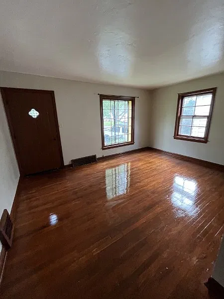3 bed, 1087 sqft, $1,500 — Photo 1
