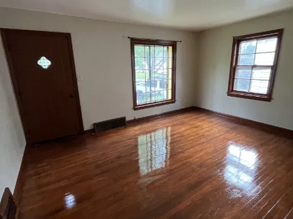 4356 Lee Heights Blvd, Warrensville Heights, OH 44128